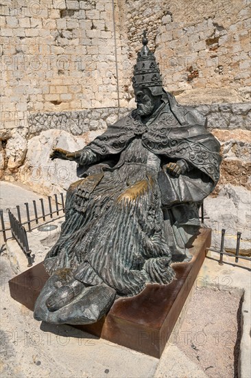Monument to Pope Pedro de Luna (1342-1423), also known as Benedict XIII or Papa Luna, Peñíscola,