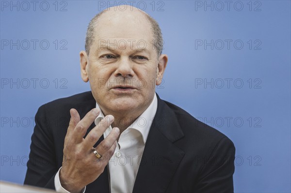 Olaf Scholz (SPD), Federal Chancellor, recorded at a federal press conference on current domestic