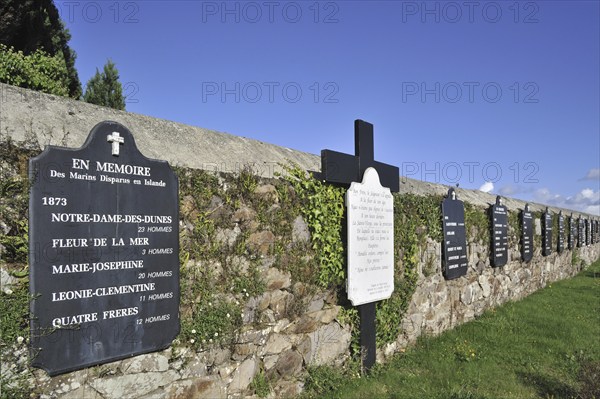 Wall of the Departed at the Ploubazlanec cemetery with the names of 120 boats and 2000 Iceland