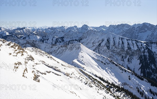 View of snow-covered mountain peaks, mountain panorama, ski tour to Schafreuter, Karwendel, Tyrol,