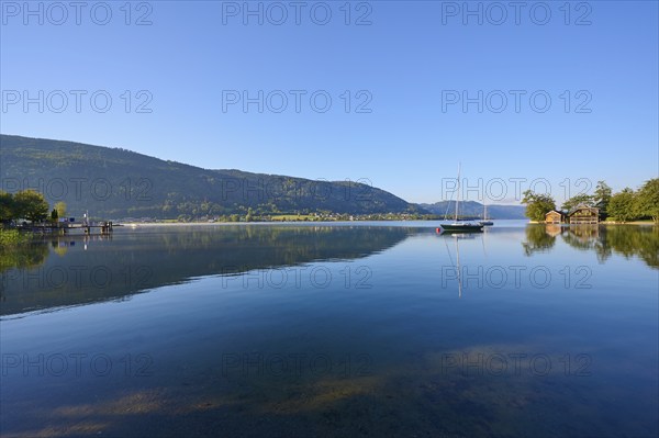 Lake, sailboats, boathouse, morning, summer, Steindorf am Lake Ossiach, Lake Ossiach, Carinthia,