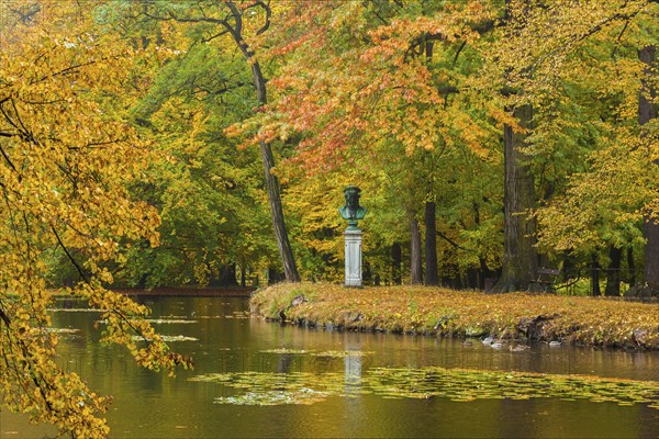 About 15 kilometres east of Dresden city centre, directly on the Elbe, lies Pillnitz Palace & Park,
