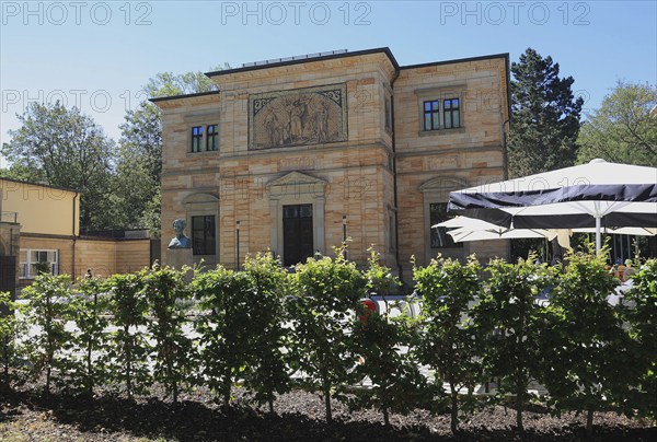 Villa Wahnfried, Haus Wahnfried, former home of Richard Wagner, in front of it the bustle of Ludwig