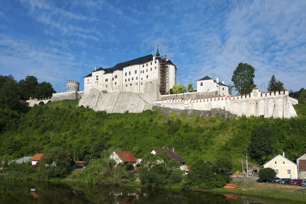 Castle, Cesky Sternberk, Ceský Šternberk, Bohemian Sternberg, River Sazava, Sázava, Benesov,