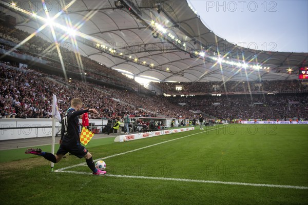 Corner kick action Jan-Niklas Beste 1. FC Heidenheim 1846 FCH (37) in front of the new main stand,