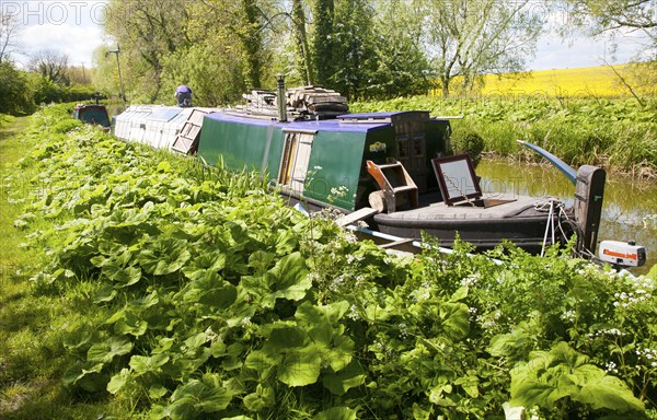 Kennet and Avon canal stretch between All Cannings and Alton Barnes, Vale of Pewsey, Wiltshire,
