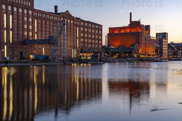 The inner harbour, in Duisburg, building Küppersmühle, and Werhahn-Mühle on the right, North