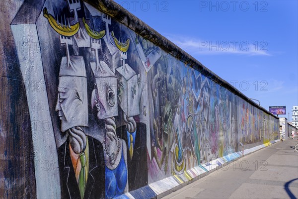 Graffiti, East Side Gallery, Berlin Wall, Berlin, Germany, Europe