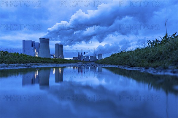 Neurath lignite-fired power station, power station units A, E, cooling towers, town of