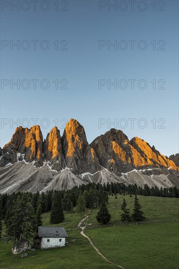 Sunrise, Glatschalm, Geislerspitzen, Villnöss Valley, Sass Rigais, Dolomites, South Tyrol, Italy,