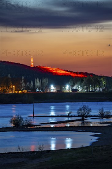 Rhine near Duisburg-Beeckerwerth, Rheinpreussen spoil tip in Mörs, spoil tip sign Das Geleucht,