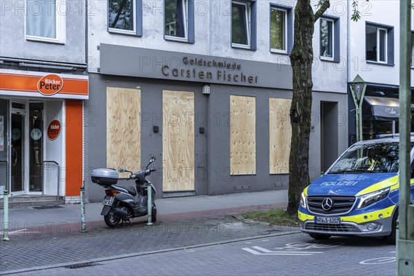 Before the demonstrations against the AFD party conference in Essen's Grugahalle, shops on