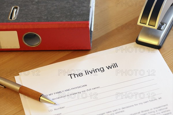 Symbolic image: Healthcare proxy, living will (English)