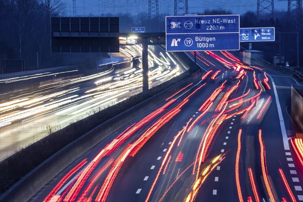 A57 motorway near Kaarst in the Rhine district of Neuss, view in the direction of the Büttgen