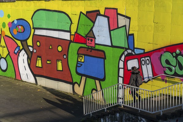 Large graffiti along Krampestraße in Essen's south-eastern district, at the Storp 9 cultural and