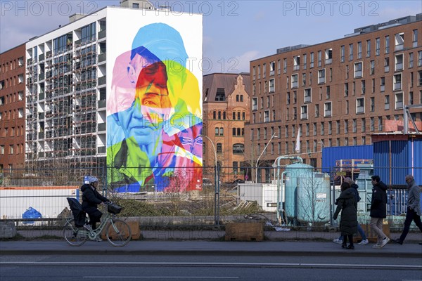 Hafencity, Überseequartier, mural on Shanghaiallee, Dear Uwe x 30 Jahre Hinz&Kunzt was created on