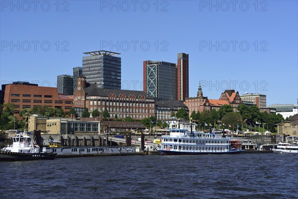 Hamburg, St. Pauli Skyline, vom Fluss aus gesehen