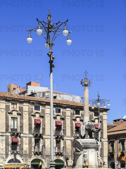 Piazza del Duomo, Fontana dell'elefante (Elephant Fountain) by Vaccarini 1735 in the baroque