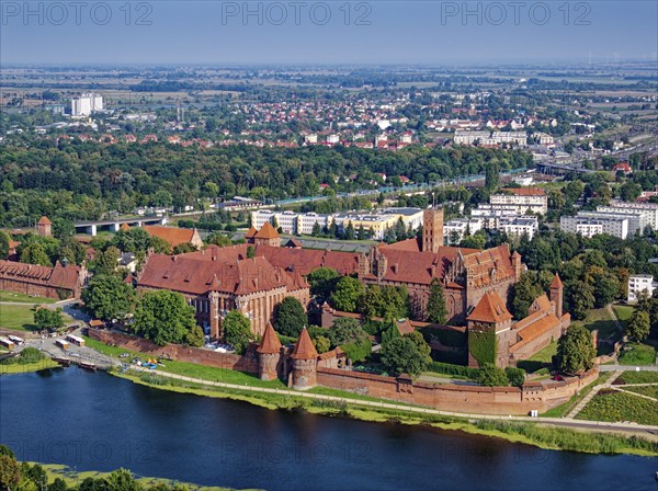 Aerial view of the monastery and the town of Marienburg. The Ordensburg, the former seat of the