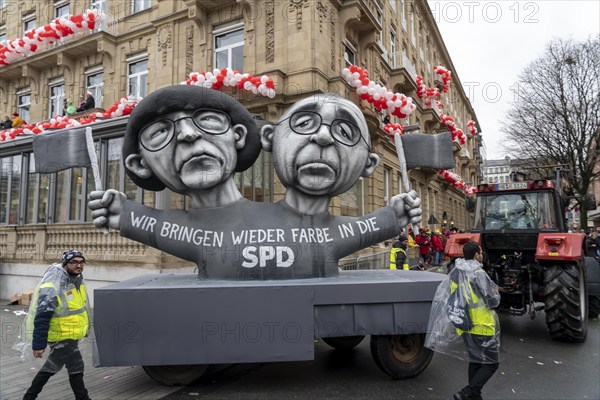 Rose Monday parade in Düsseldorf, street carnival, motif float in carnival, by float builder