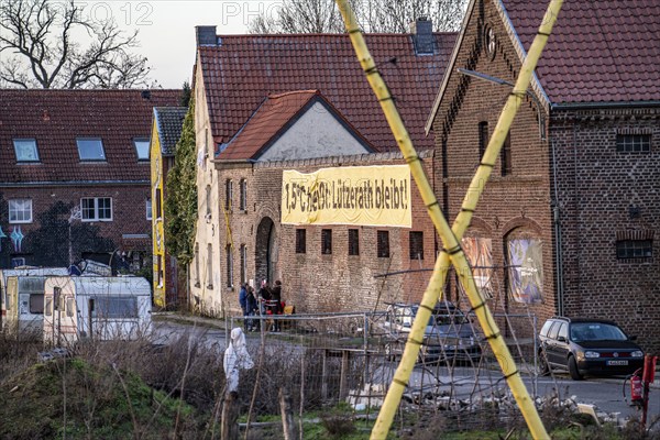 Camp of climate activists in the rest of the village of Lützerath, the last place to be excavated