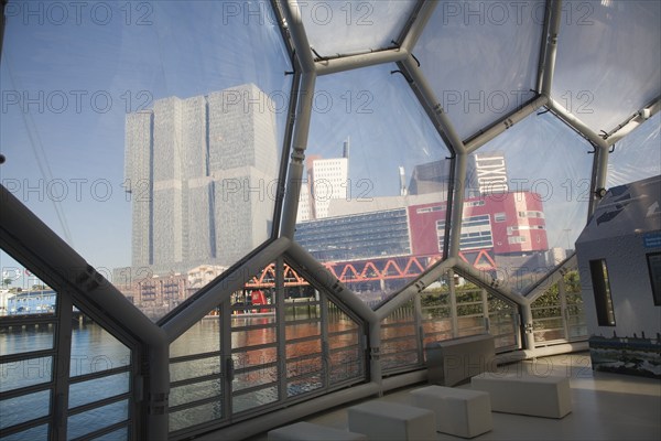 The Floating Pavilion experiment in sustainable architecture and Climate Proof Development,