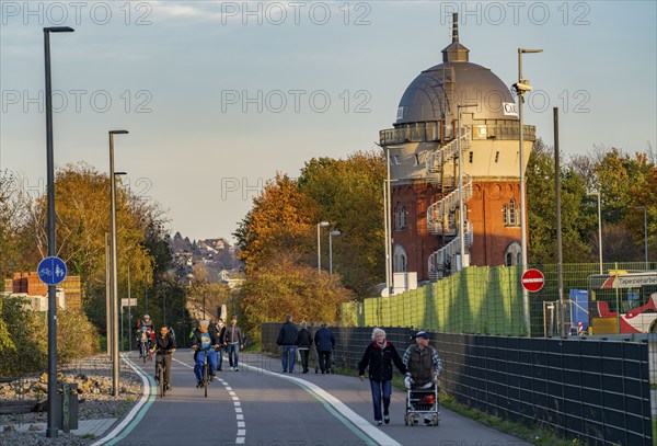 Radschnellweg Ruhr, RS1, extension in Mülheim, shared cycle path, footpath, Camera Obscura film