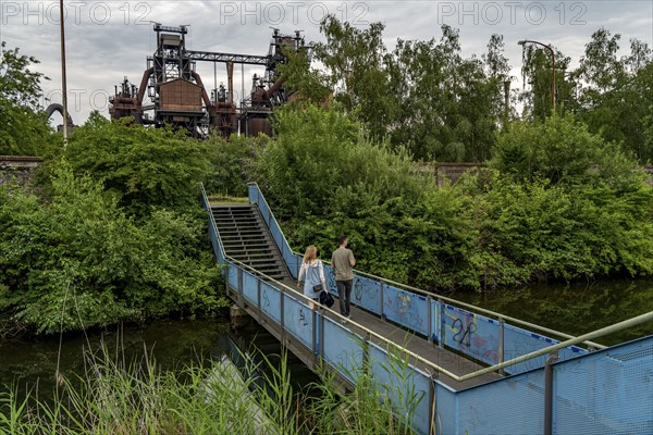 Duisburg North Landscape Park, promenade along the Old Emscher, renaturalisation, North