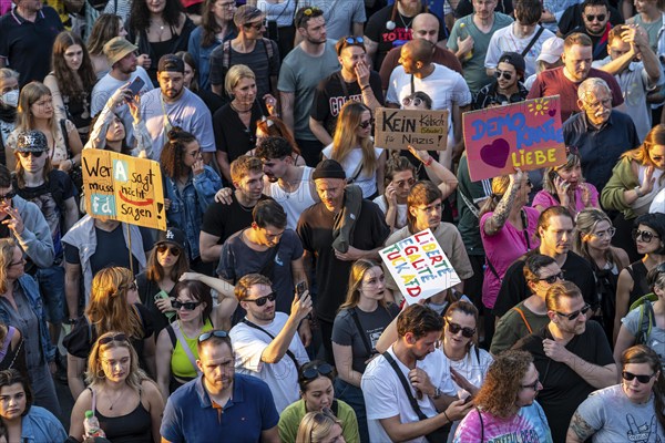 Demo against the AFD party conference in the Grugahalle in Essen, over 5000 participants came to