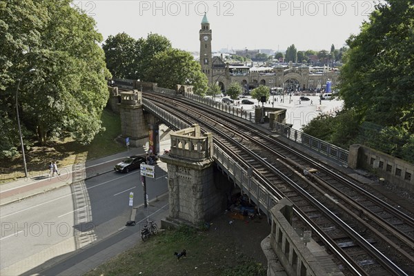 Europe, Germany, Hanseatic City of Hamburg, underground at the harbour, Landungsbrücken station,