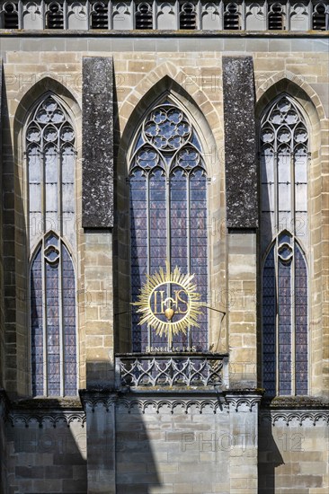Detailed view, east facade of Salem Minster, tracery, church windows, Gothic architectural style,