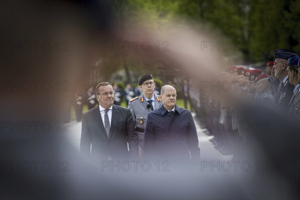Olaf Scholz (R, SPD), Federal Chancellor, and Boris Pistorius, Federal Minister of Defence, during