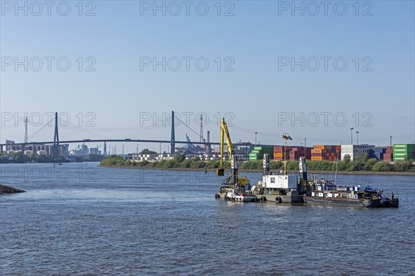 Cargo ship, Köhlbrand bridge, Köhlbrand, Norderelbe, Hamburg, Germany, Europe