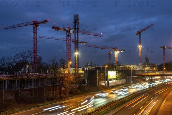 Major construction site in Düsseldorf, on the B8, Danziger Straße, construction of a residential