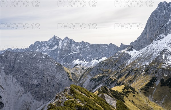 Ridge of Hahnkampl, mountain panorama with rocky steep peaks, view of Hochnissl peak, in autumn,