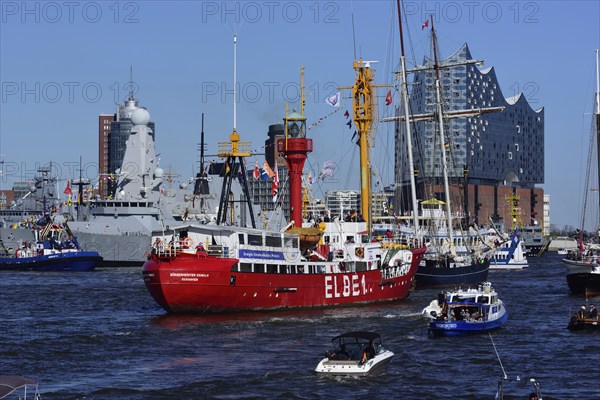 Europe, Germany, Hamburg, Elbe, harbour birthday, parade in front of the Elbe Philharmonic Hall,