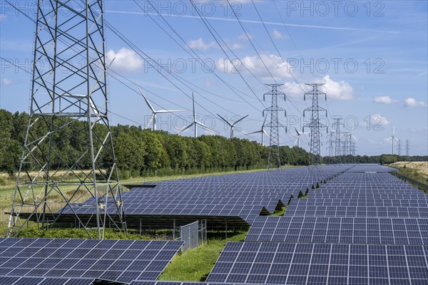 High-voltage power line route, the space underneath is used for a solar park over 5 km long, behind
