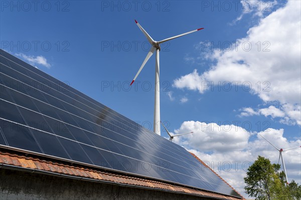 Wind farm north of Lichtenau, East Westphalia-Lippe, solar power plant on an agricultural building,