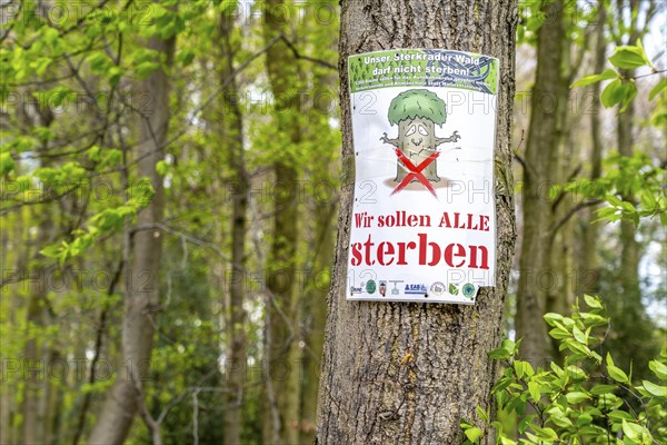 Protest posters, the Sterkrader Wald in Oberhausen, at the Oberhausen motorway junction, where the