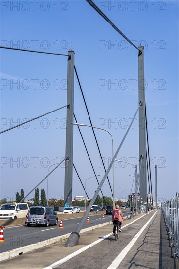The Theodor-Heuss-Bridge, Rhine crossing, cable-stayed bridge, first road bridge of the so-called