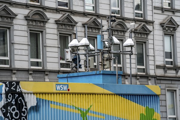 Air quality monitoring station, on the B7, Friedrich-Engels-Alle in Wuppertal, operated by the