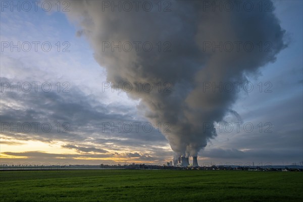 Neurath lignite-fired power plant, near Grevenbroich, power plant units F and G, A-E, thick water