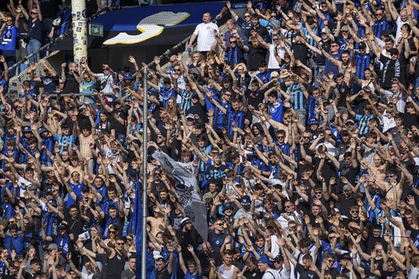 Mannheim, 06/04/2024: Good atmosphere in the Waldhof Mannheim fan block. The match against