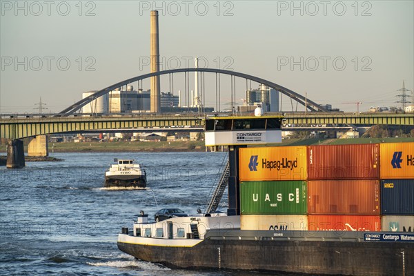 Cargo ship on the Rhine near Düsseldorf, Josef-Kardinal-Frings-Bridge, federal road B1, Lausward