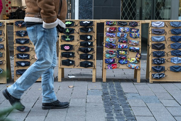 Sale of mouth-nose masks, protective masks, during the Corona crisis, city centre of Duisburg,