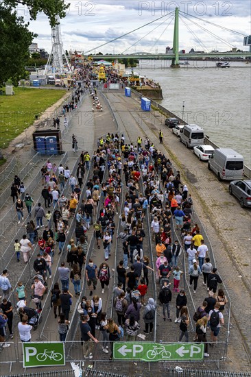 Happy Colonia funfair, Corona-compliant funfair at the Deutzer Werft, on the Rhine, a temporary