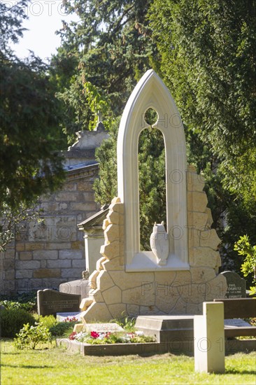A new monument can be seen at Caspar David Friedrich's grave in Dresden's Trinitatisfriedhof