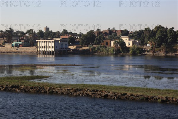 Houses, villages along the Nile, between Luxor and Esna, Africa, Upper Egypt