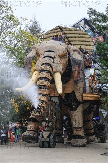 Tourist attraction The Great Elephant on the Ile de Nantes in the Loire, Nantes, Loire-Atlantique
