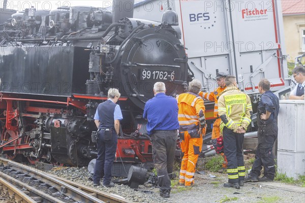 There was a serious accident between a train on the Weißeritz Valley Railway and a lorry from the